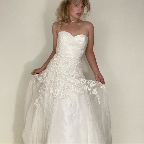 Watters Brides strapless wedding dress with train - Picture 3 of 16